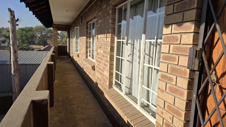1 Bedroom Property for Sale in Rustenburg Central North West